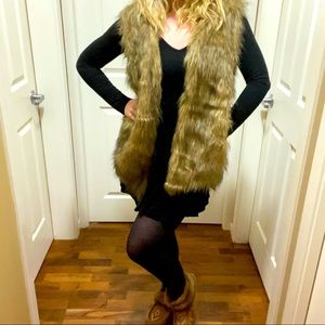 Faux Fur Vest size XXL (fits like a large)